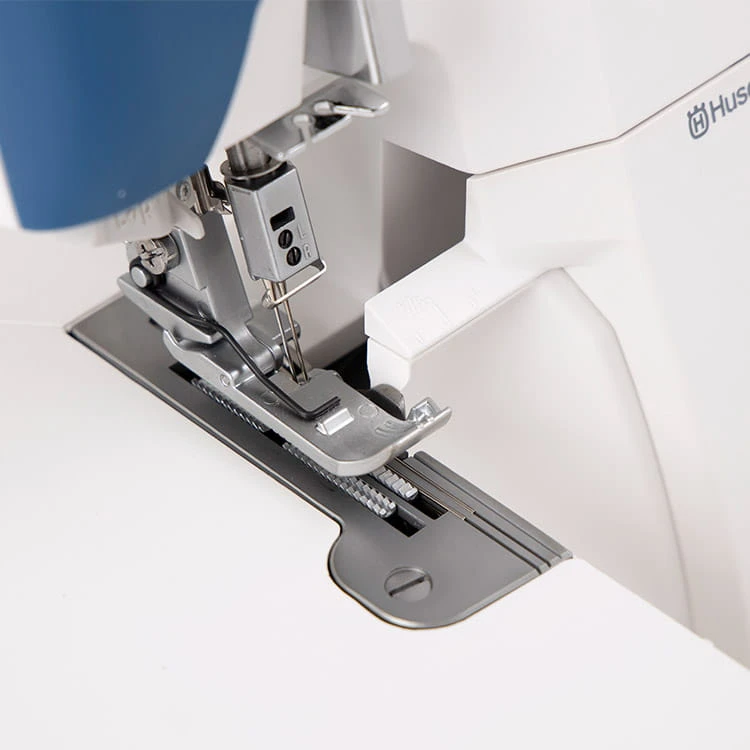 husqvarna-viking-amber-air-s400-owerlok-4-3-2-nitkowy-15-sciegow-z-automatycznym-pneumatycznym-systemem-nawlekania-3.jpg