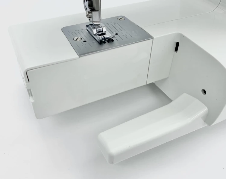 maszyna-do-szycia-dla-poczatkujacych-minerva.jpg