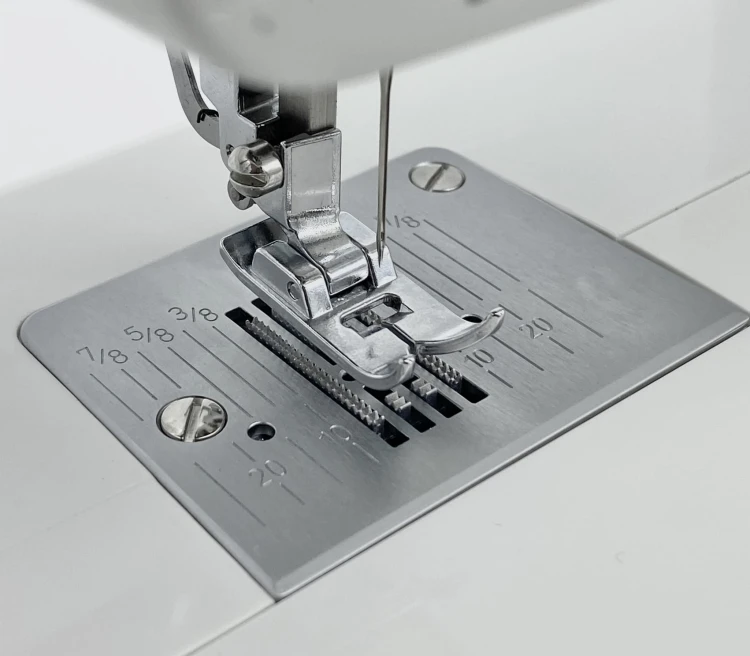 maszyna-do-szycia-solidna-minerva-next-141d.jpg